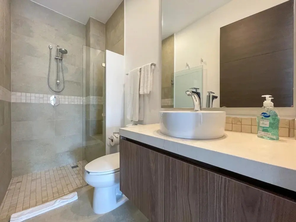 Exclusive Modern Penthouse w Exquisite Rooftop Terrace Yoga Deck Botanical Gardens
