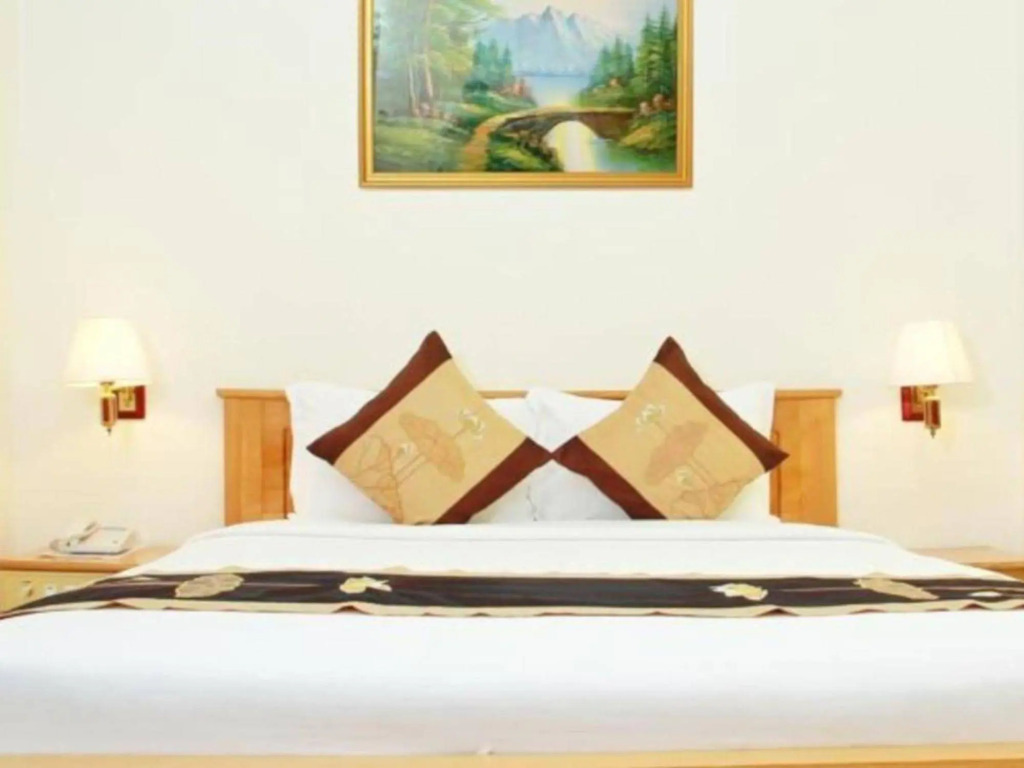 Ho Sen - Lotus Lake Hotel