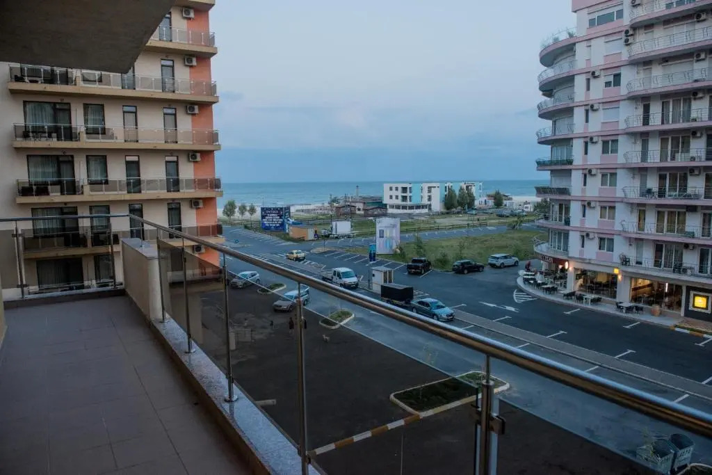 21 by the Sea