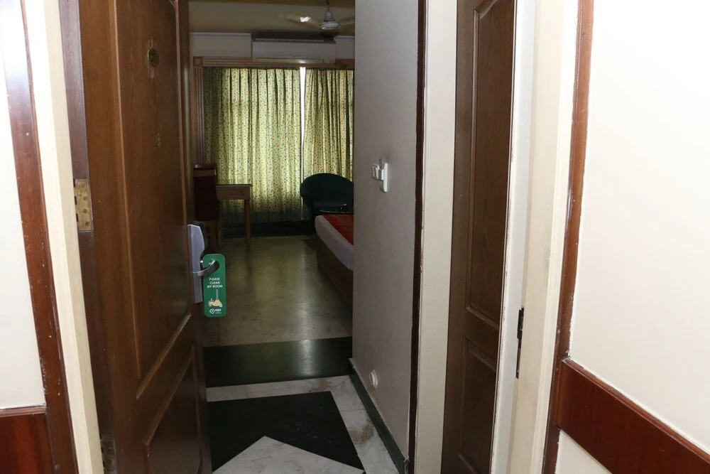 OYO 1898 Hotel Aditya
