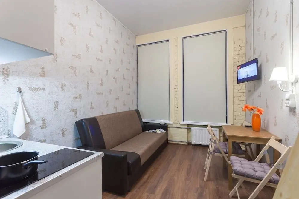 Guests Love on Zagorodnyi
