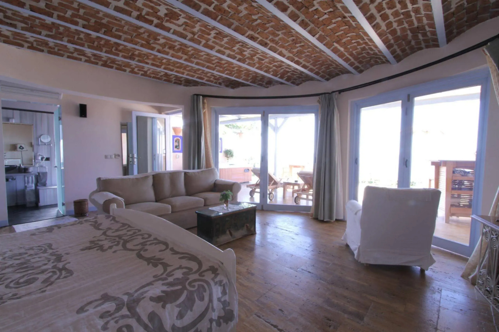 Beyaz Yunus Hotel