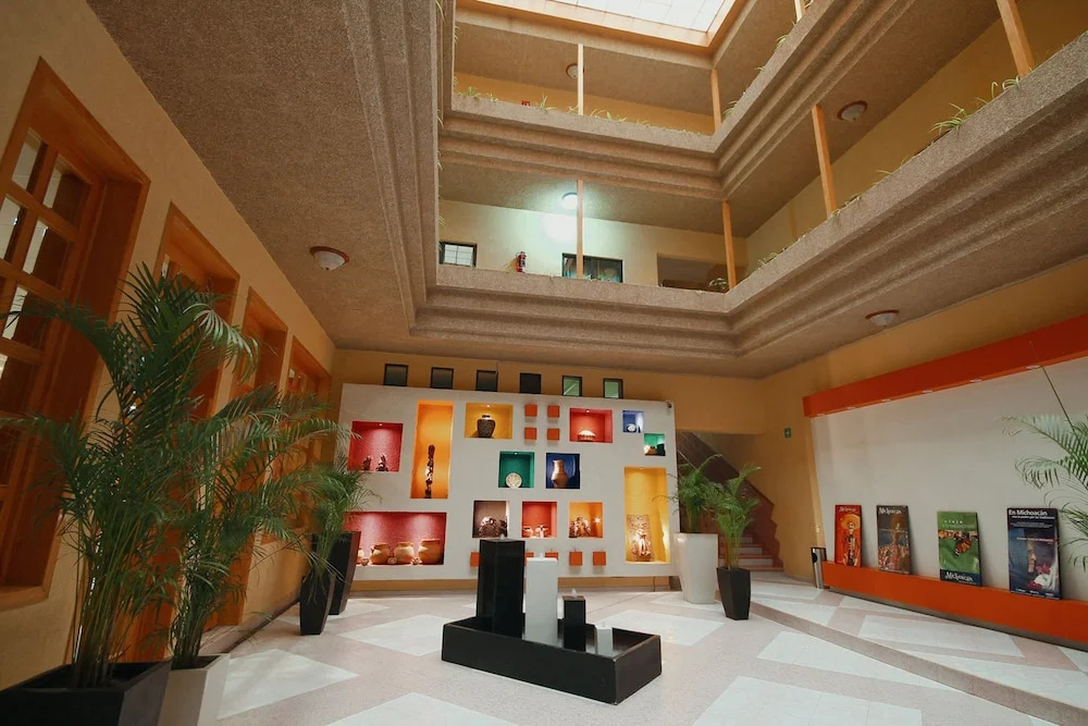 HOTEL EL CONQUISTADOR MONARCA
