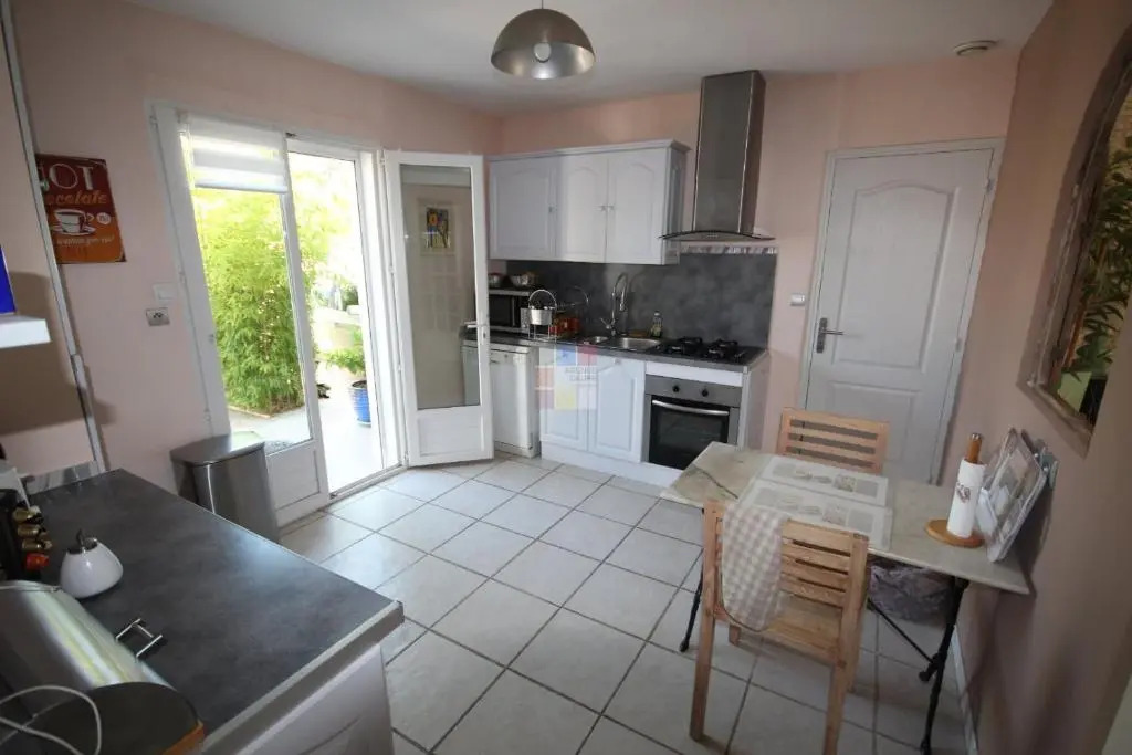Belle villa spacieuse avec piscine privée, semi climatisée- 10 couchages, wifi, proche canal du midi et à 4 km de la mer LXPIN7