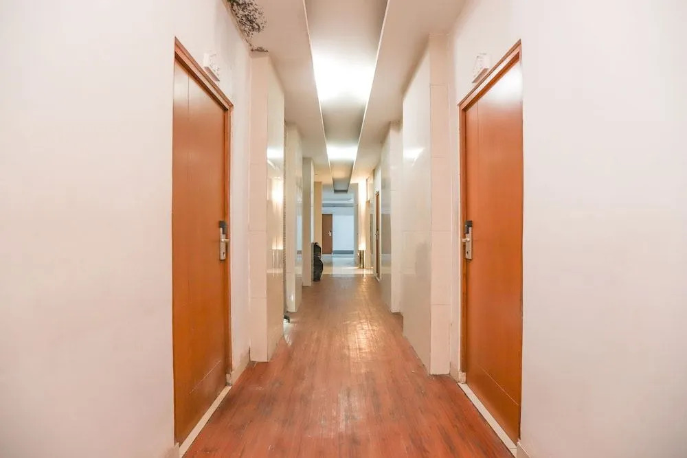 OYO 467 Penthouse Hotel