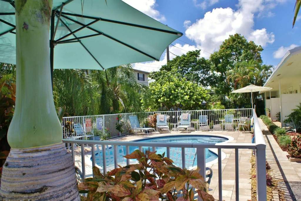 Island Sands Inn