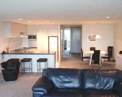 Modern, Spacious Home on Popular Muricata Av - Enjoy Beach, Surf & Sun