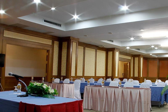 拉差布里黄金城市酒店(Golden City Hotel Ratchaburi)