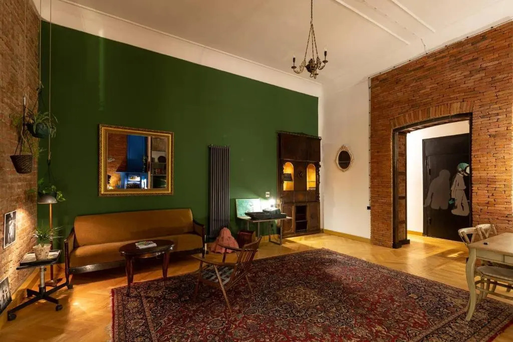 Wehost apartment with Fireplace