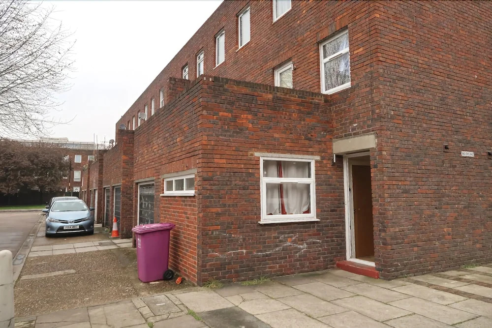 Saltwell Street Deluxe En Suite Room