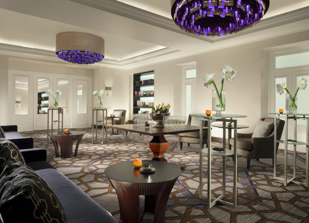 Royal Savoy Hotel & Spa