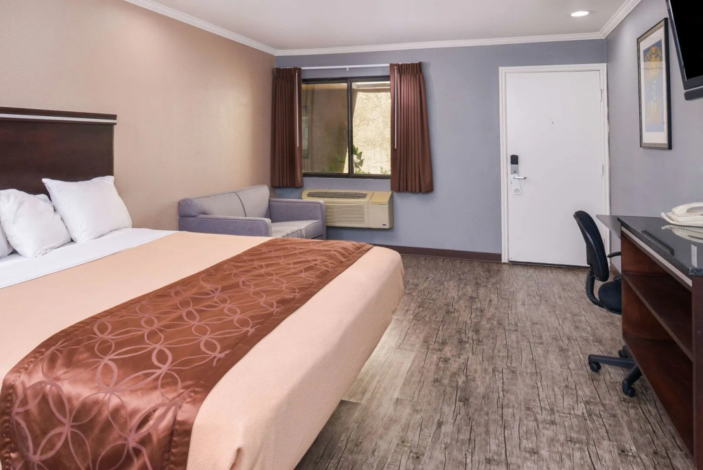 Laguna Inn and Suites