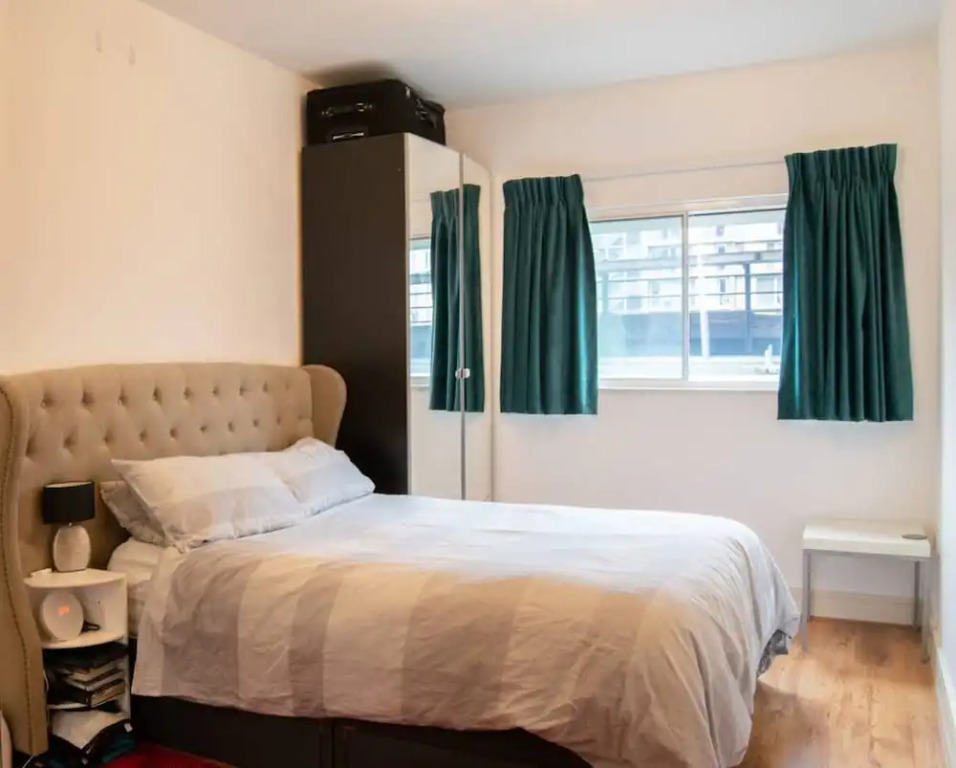 Modern 1 Bedroom Apartment by Battersea Power Station