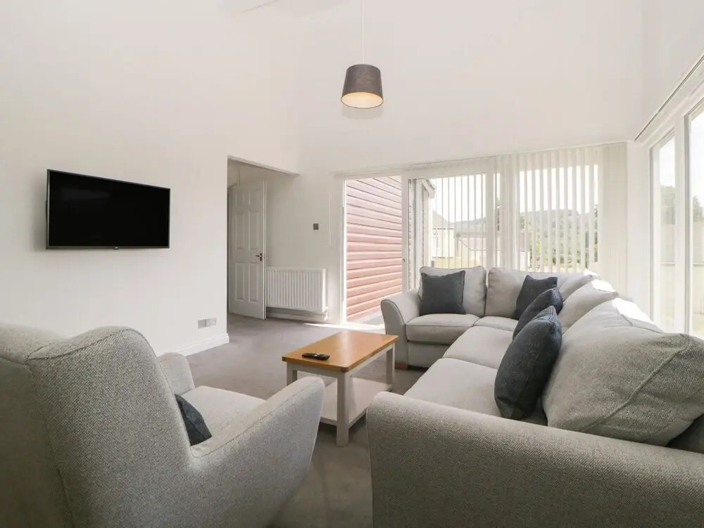 Harcombe House Bungalow 2