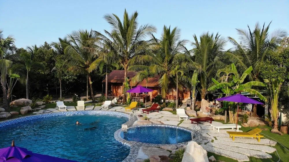 ღ Y Nghia at Ong Lang Beach ღ Coastal Haven with Home Cooked Bungalows ღ
