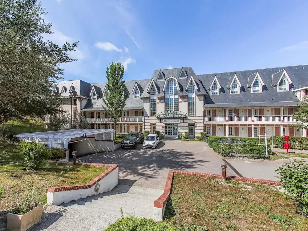 Flat on the Beach With Pool in Le Crotoy