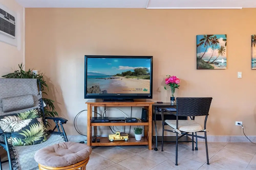 Kamaole Sands 2-204 - Dramatic Ocean and Courtyard Views, 1bd / 2ba, AC, Wi-fi