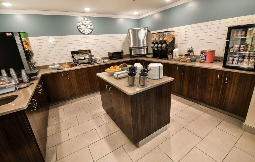 Country Inn & Suites by Radisson, Grand Forks, ND