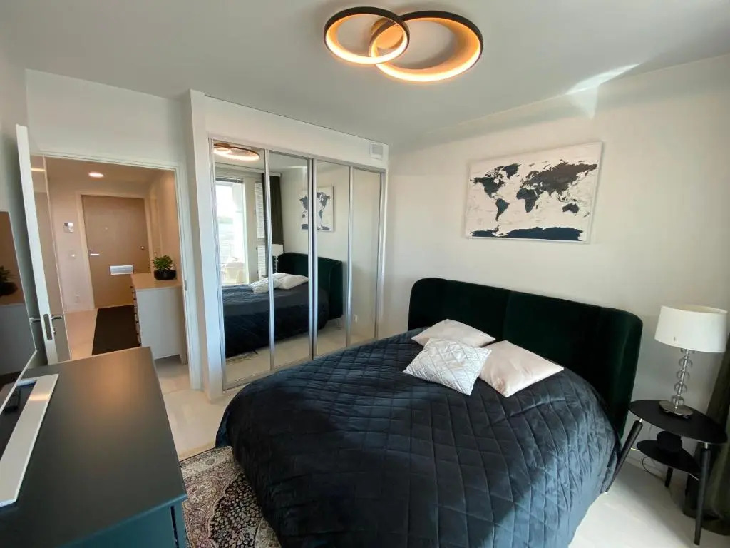 Luxury 1-bedroom apartment with sauna and sea view