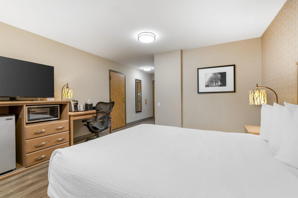 Best Western Plus Country Meadows Inn