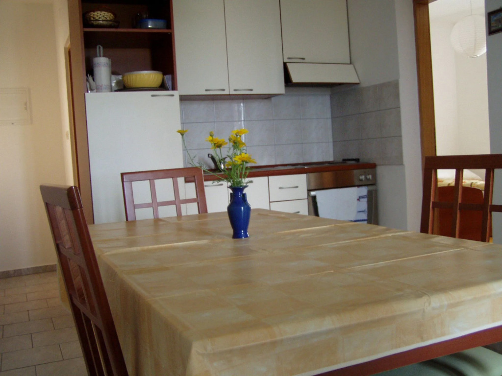 Apartment Lado - free parking: A1 Supetar, Island Brac