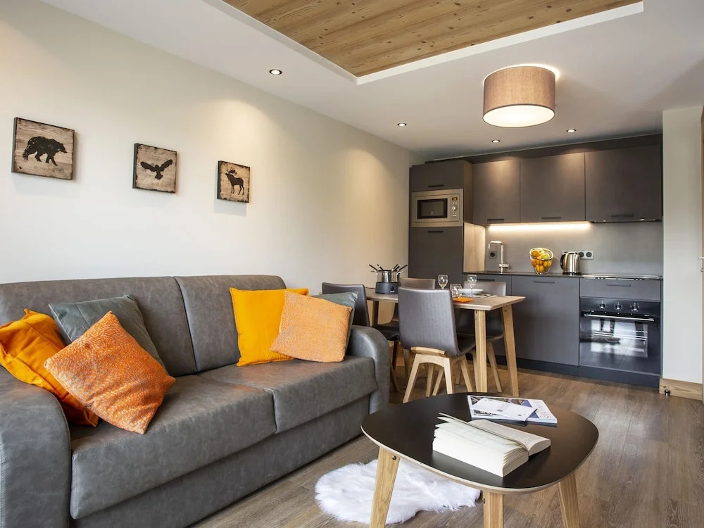 Stylish Apartment Near the Ski-slopes of L'alpe Dhuez