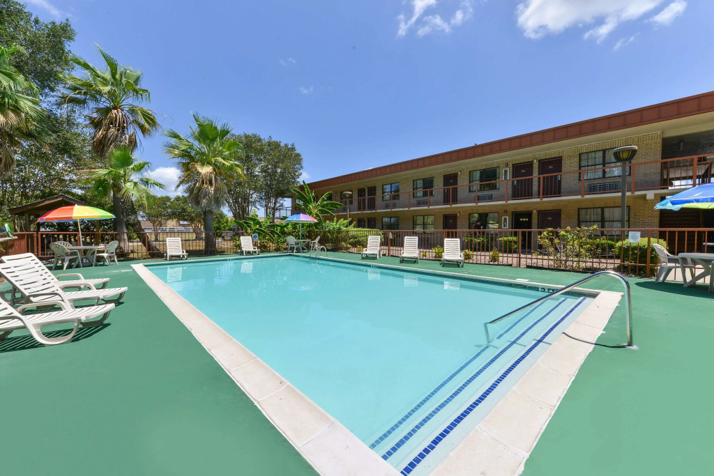 Americas Best Value Inn and Suites Victoria