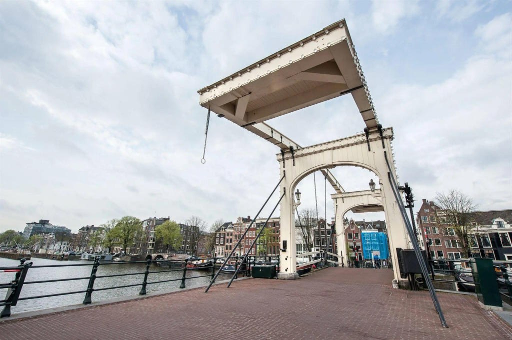 Cityden Skinny Bridge Apartments