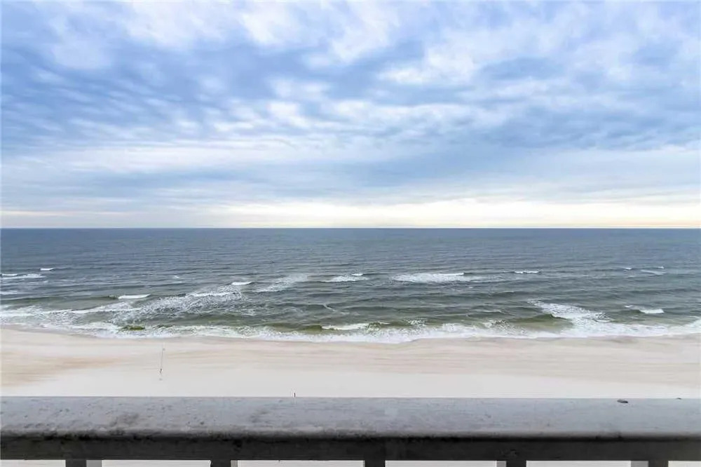 Summerchase 1006 - 3 Br condo by RedAwning