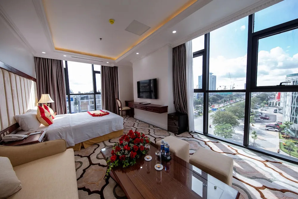 The Shine 2 Hotel & Apartment