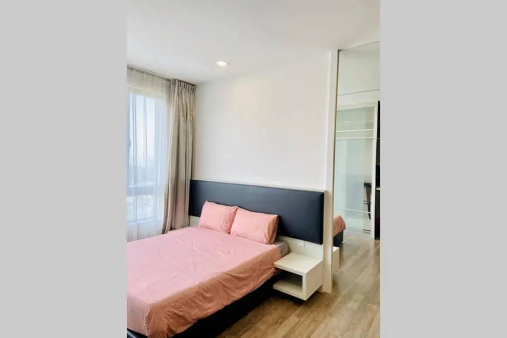 Corner Unit Landmark Residence 2, High Floor, Nice View, WiFi & Tvbox, Free Parking