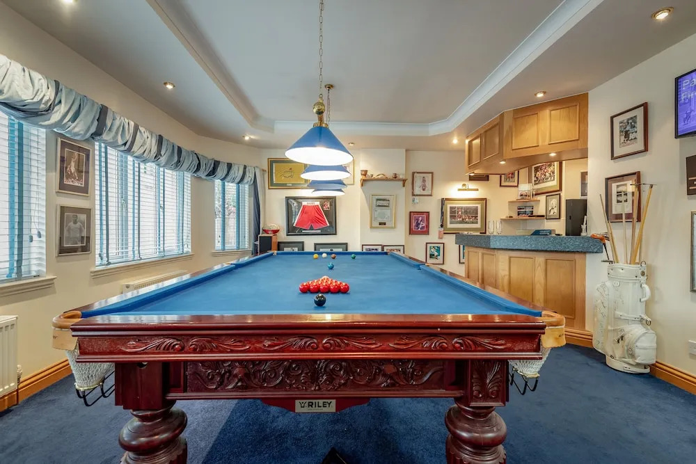Luxury 6 Bed House With Pool