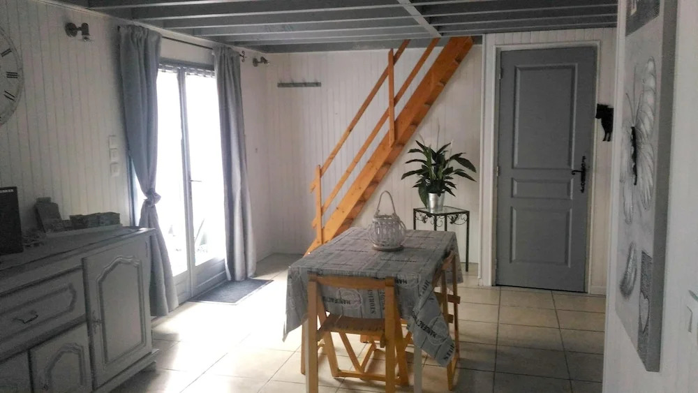 House With one Bedroom in Ablon, With Enclosed Garden - 7 km From the