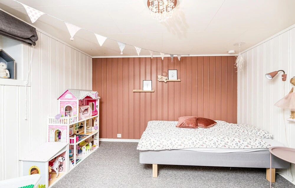 Gorgeous Home In Vestnes With Wifi