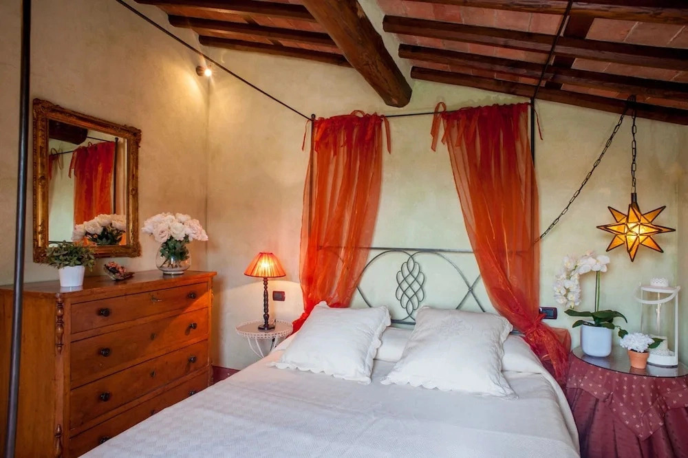 Villa in Lucca with Pool near Tuscan Coast