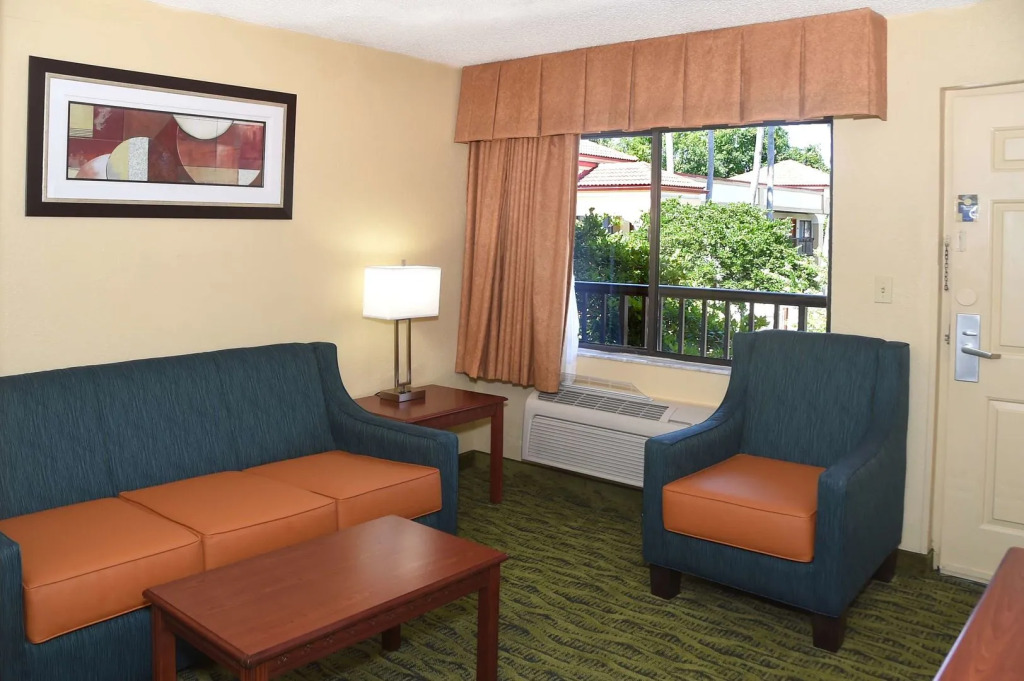 Baymont by Wyndham Orlando East
