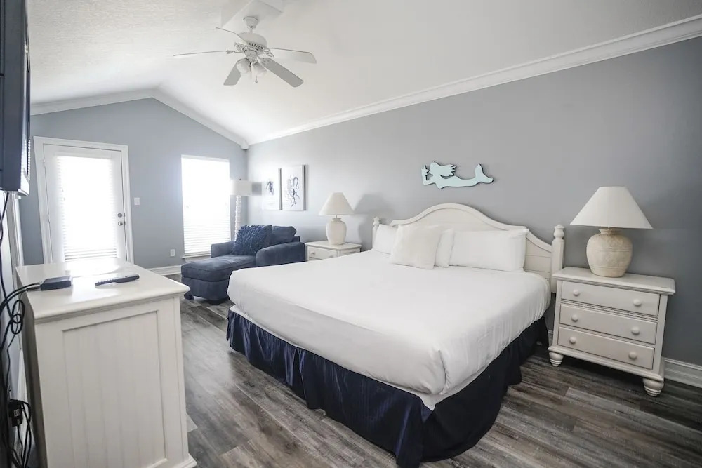 Beach House – Anchors Away by Panhandle Getaways