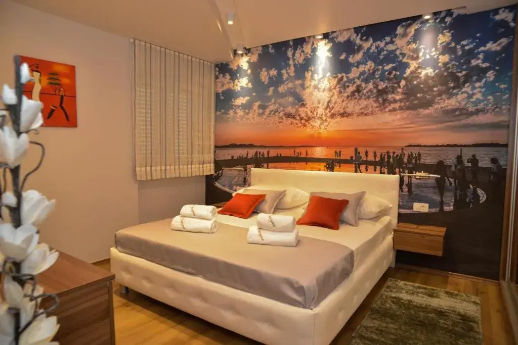 Fifi apartment w. parking in old town