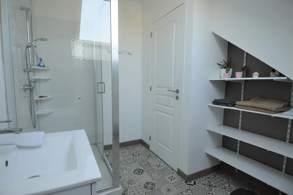 Appartement Moderne Avec Terrasse à 500m de la mer
