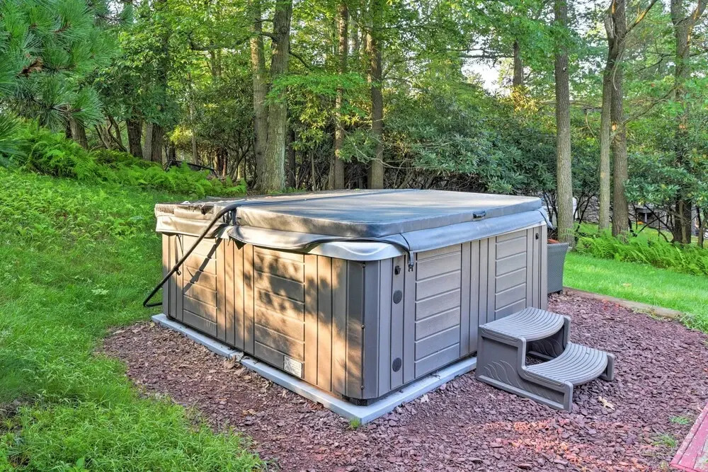 Hot Tub & Fire Pit: Waterfront Lake Harmony Home