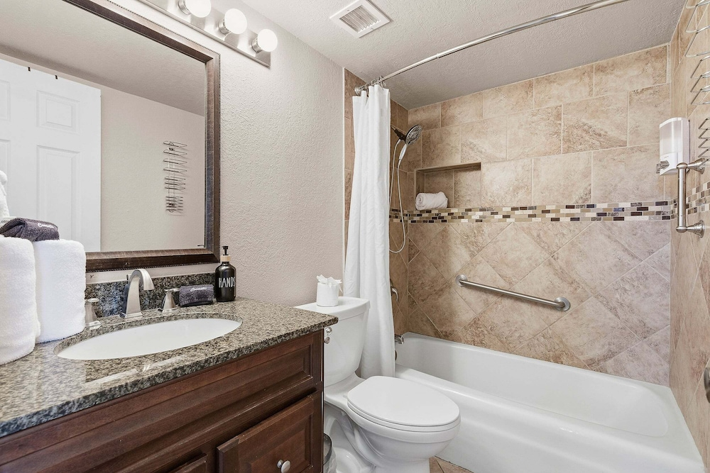 Hawaiian Inn 502