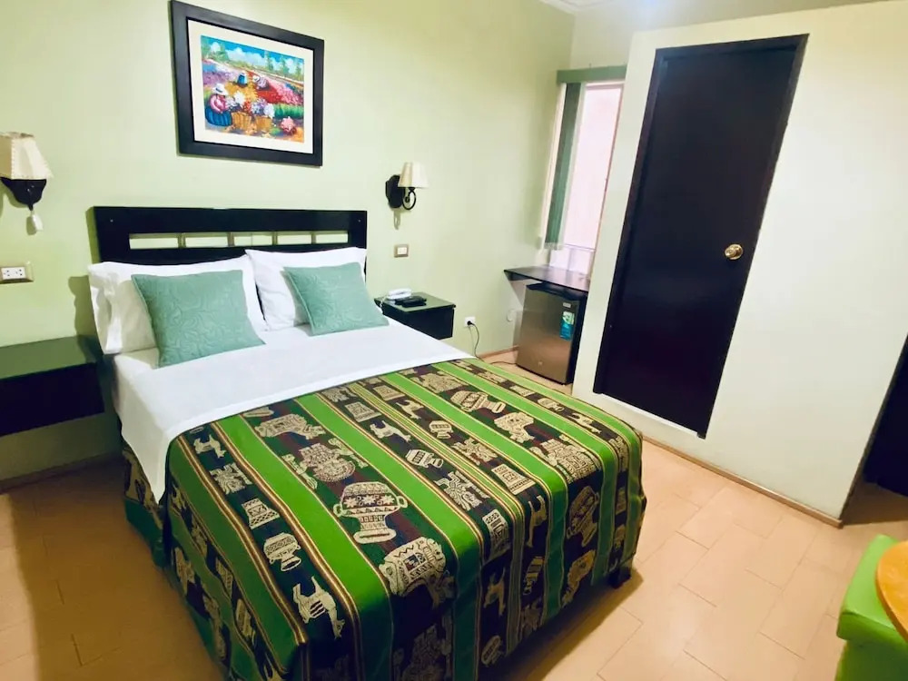 Hotel Tinkus Inn