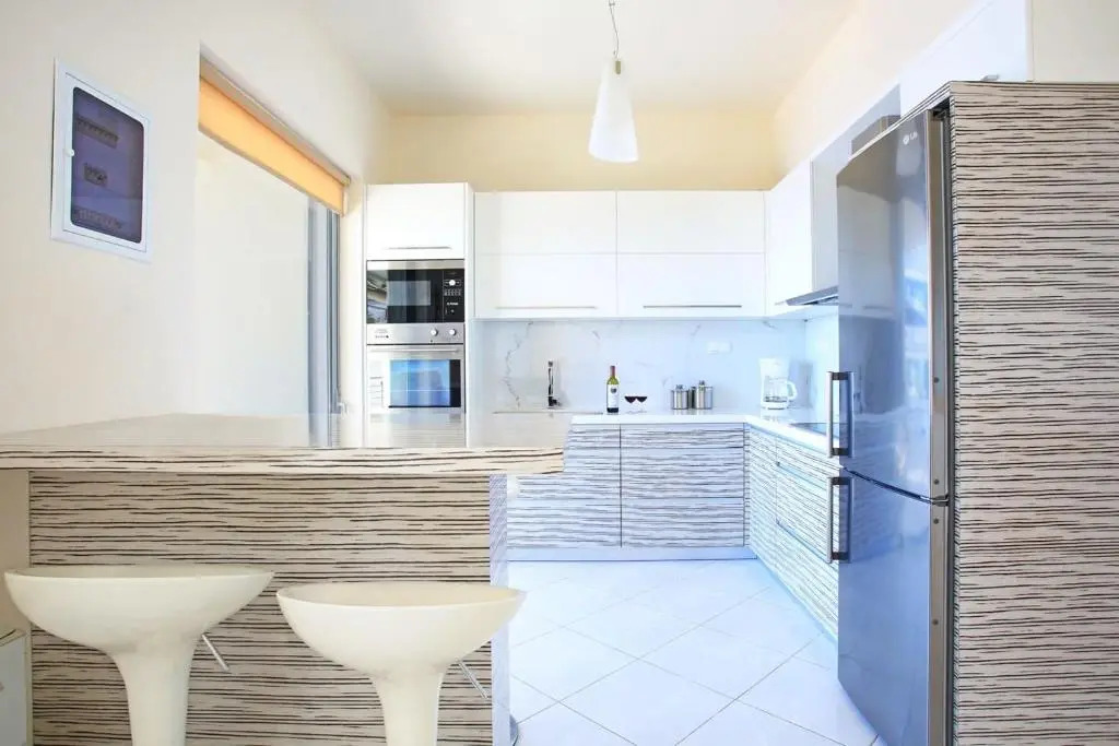 Seafront, 5star Home - 4min Walk To Private Beach