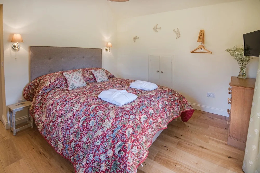 Country Cottage Sleeps 3 With Garden and Parking