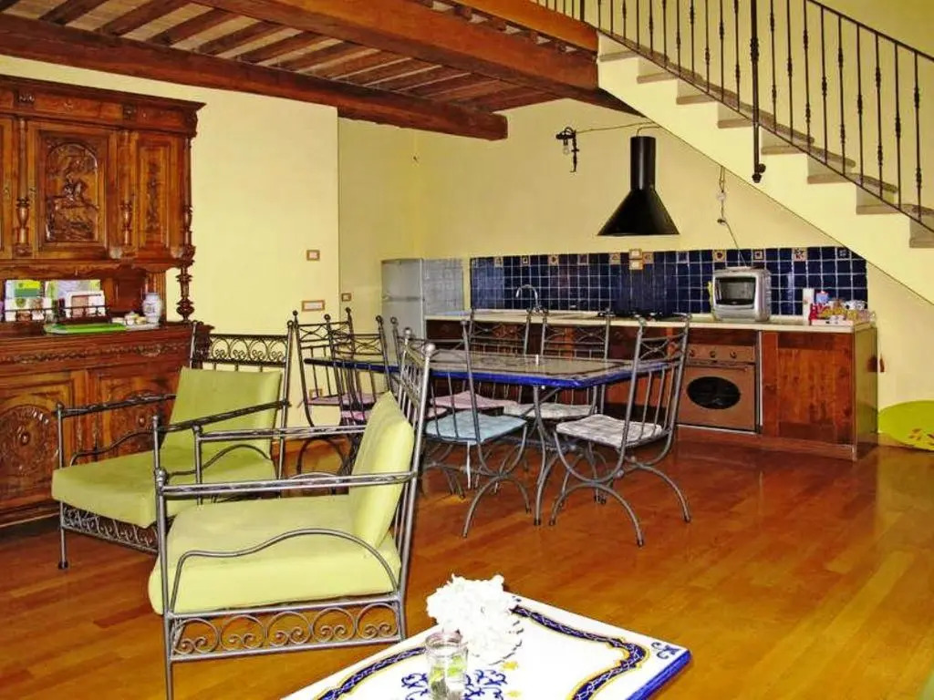 7 bedrooms villa with private pool enclosed garden and wifi at Loc Ramazzano Perugia