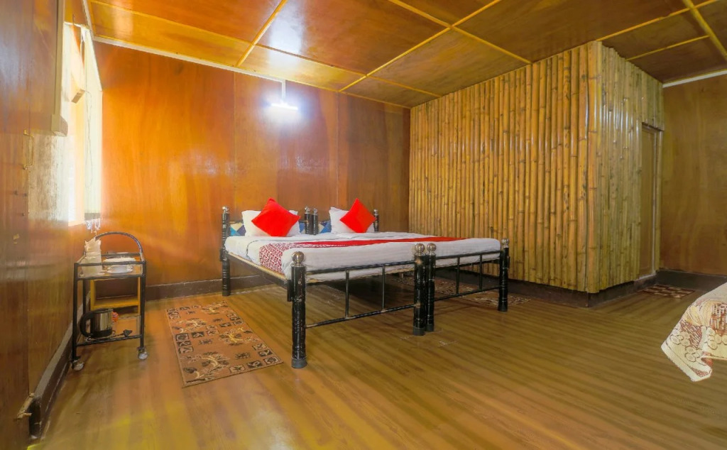 Cafe Umbir & Stay In by OYO Rooms