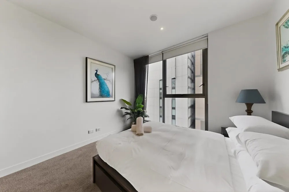 Skyline 2BR Apt Near Metro Ryde