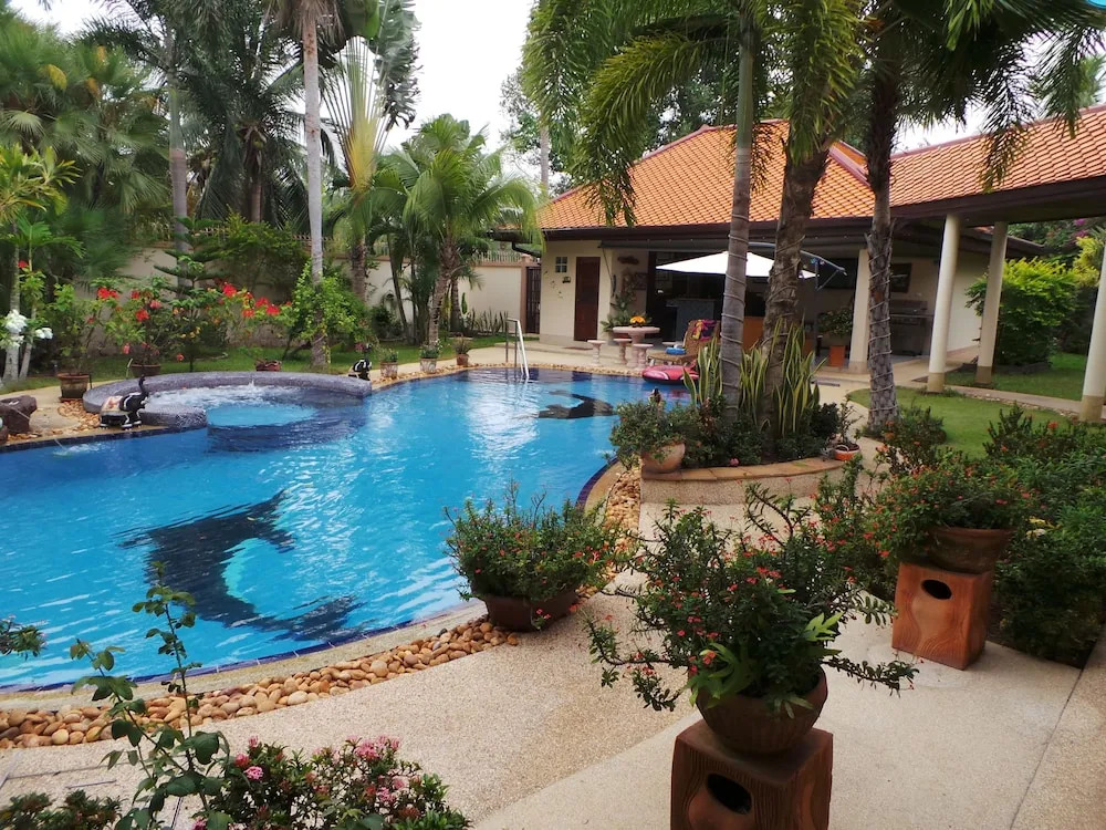 Relaxing Palm Pool Villa, Tropical Illuminated Garden Private Swimming Pool