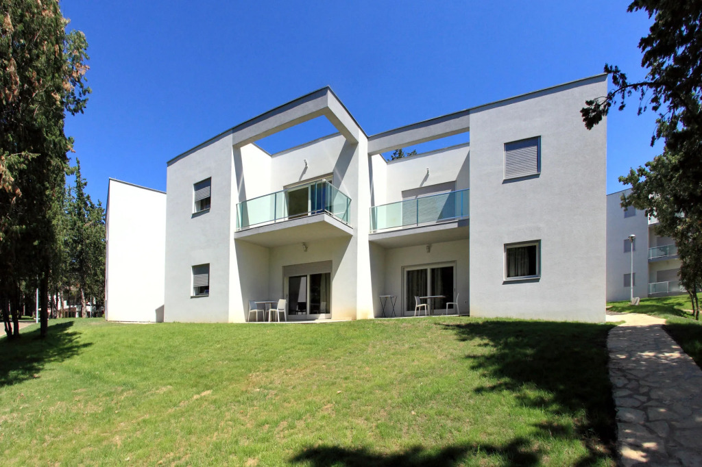 Crvena Luka Resort