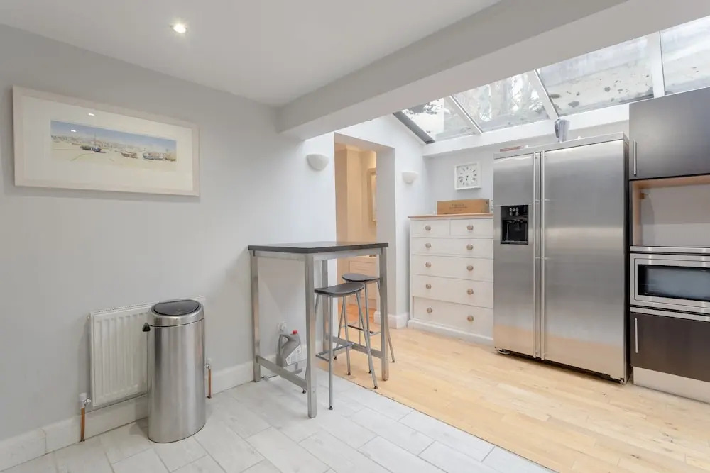 Stunning 2 Bedroom 2 Storey House in Battersea